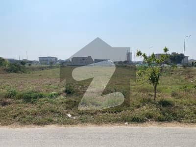 2 Kanal merged plot on 100 Ft Road facing playground