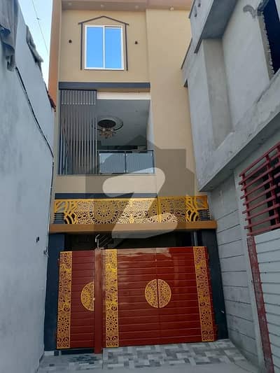 گلبرگ ویلی فیصل آباد میں 4 کمروں کا 3 مرلہ مکان 1.15 کروڑ میں برائے فروخت۔