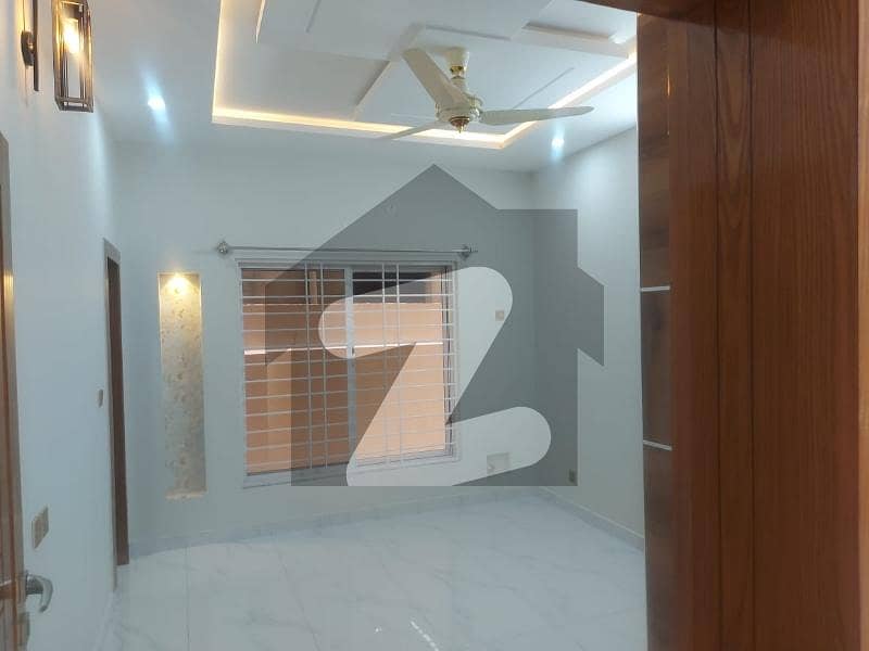 میڈیا ٹاؤن راولپنڈی میں 3 کمروں کا 12 مرلہ زیریں پورشن 1.0 لاکھ میں کرایہ پر دستیاب ہے۔ میڈیا ٹاؤن راولپنڈی میں 3 کمروں کا 12 مرلہ زیریں پورشن 1.0 لاکھ میں کرایہ پر دستیاب ہے۔