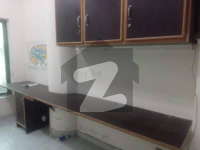 135 Sqft Commercial Office In Plaza In Gulberg Main Boulevard Gulbeg 3 Lahore
