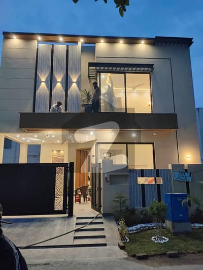 BEAUTIFULL BRAND NEW HOUSE FOR RENT IN DHA LAHORE