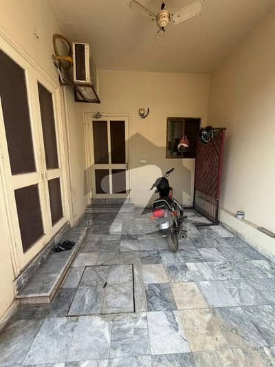 واپڈا ٹاؤن فیز 1 واپڈا ٹاؤن,لاہور میں 2 کمروں کا 5 مرلہ بالائی پورشن 40.0 ہزار میں کرایہ پر دستیاب ہے۔