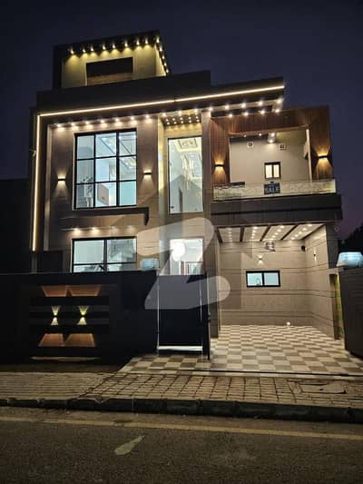 5.5 Marla Brand New Luxury House Modern Design | Hot Location Eastern Block Bahria Orchard Lahore