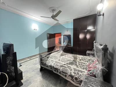 جوہر ٹاؤن لاہور میں 3 کمروں کا 5 مرلہ مکان 1.4 لاکھ میں کرایہ پر دستیاب ہے۔