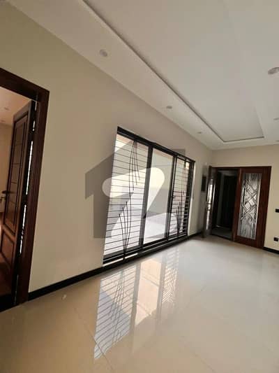 لیک سٹی رائیونڈ روڈ,لاہور میں 4 کمروں کا 1 کنال بالائی پورشن 2.0 لاکھ میں کرایہ پر دستیاب ہے۔