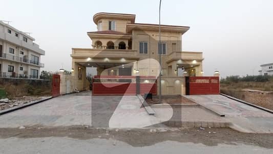 50x90 Brand New Tiple Storey House Available For Sale Located In Park Enclave 1