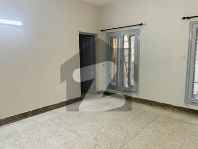 ایف ۔ 8 اسلام آباد میں 6 کمروں کا 3 کنال مکان 10.0 لاکھ میں کرایہ پر دستیاب ہے۔