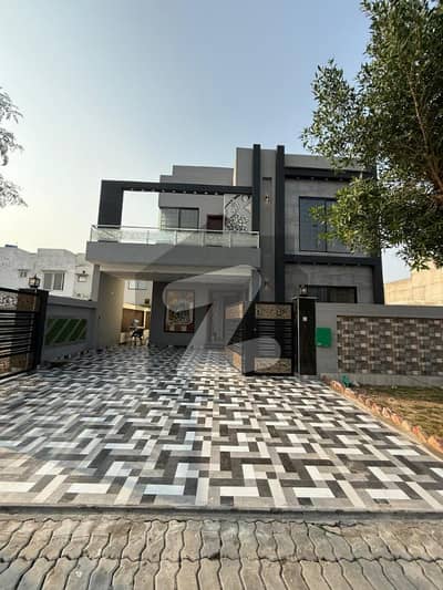 بحریہ آرچرڈ فیز 1 ۔ سدرن بحریہ آرچرڈ فیز 1,بحریہ آرچرڈ,لاہور میں 5 کمروں کا 10 مرلہ مکان 3.4 کروڑ میں برائے فروخت۔