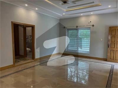 Investor Alert F8 Size 100160 1777 Square Yead Fully Renovated House 6Bedrooms With Attached Bathroom Drawing And Dining TV Lounge