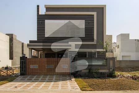 07 Marla Luxury House | Modern Design Owner Build | Top Location Facing 01Kanal, walking Distance Park In DHA Phase 3 (100% Original Pics )