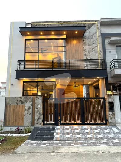 Exceptional 5-Marla Modern Home for Sale in DHA Lahore Phase 9 3 Master Bedrooms, Contemporary Company Kitchen, TV Lounge, Drawing & Dining Spaces, Easy Access, and Prime Location Dont Miss This Opportunity!