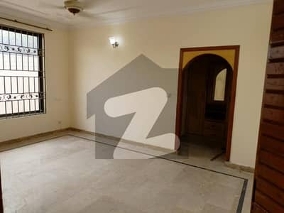 3 Bed Neat And Clean UPPER PORTION  Gas Separate Meter Electricity Separate Meter