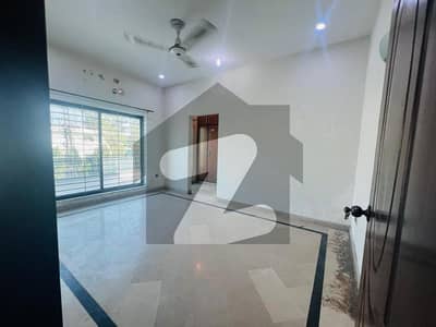 ڈی ایچ اے فیز 2 ڈیفنس (ڈی ایچ اے),لاہور میں 3 کمروں کا 1 کنال بالائی پورشن 1.15 لاکھ میں کرایہ پر دستیاب ہے۔