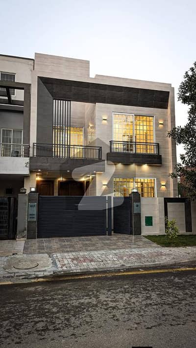 بحریہ آرچرڈ فیز 2 بحریہ آرچرڈ,لاہور میں 3 کمروں کا 5 مرلہ مکان 1.85 کروڑ میں برائے فروخت۔