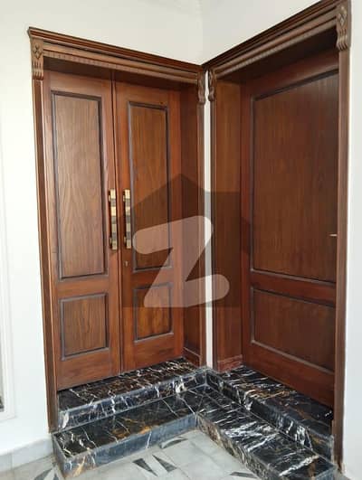 ڈی ایچ اے 9 ٹاؤن ۔ بلاک سی ڈی ایچ اے 9 ٹاؤن,ڈیفنس (ڈی ایچ اے),لاہور میں 3 کمروں کا 5 مرلہ مکان 3.0 کروڑ میں برائے فروخت۔