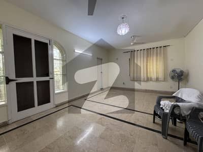 F-7 3Bedroom 3washroom Upper Portion For Rent