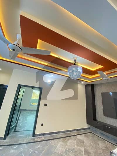 ڈی ۔ 12 اسلام آباد میں 3 کمروں کا 10 مرلہ زیریں پورشن 1.3 لاکھ میں کرایہ پر دستیاب ہے۔