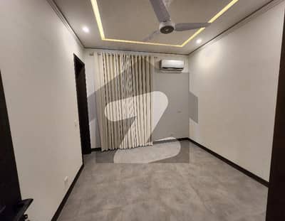 Brand New Luxury 8 Bedroom House with Swimming Pool