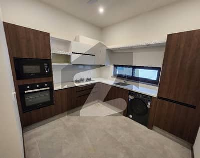 Brand New Luxury 8 Bedroom House With Swimming Pool For Rent