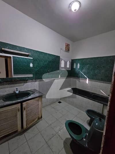 ایف ۔ 11/2 ایف ۔ 11,اسلام آباد میں 5 کمروں کا 1 کنال مکان 22.0 کروڑ میں برائے فروخت۔