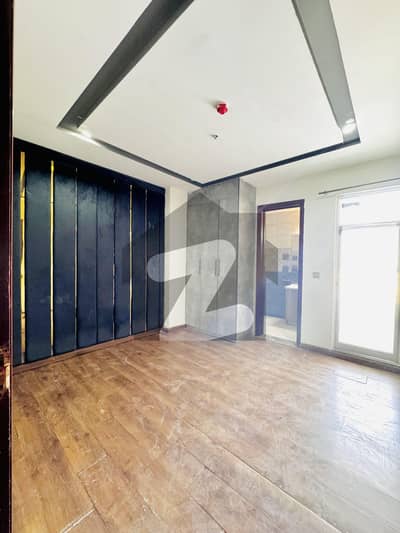 گلبرگ ایرینا مال گلبرگ گرینز,گلبرگ,اسلام آباد میں 1 کمرے کا 5 مرلہ پینٹ ہاؤس 60.0 ہزار میں کرایہ پر دستیاب ہے۔