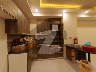 بحریہ ٹاؤن فیز 8 ۔ عمر بلاک بحریہ ٹاؤن فیز 8 ۔ سفاری ویلی,بحریہ ٹاؤن فیز 8,بحریہ ٹاؤن راولپنڈی,راولپنڈی میں 1 کمرے کا 3 مرلہ فلیٹ 1.4 کروڑ میں برائے فروخت۔