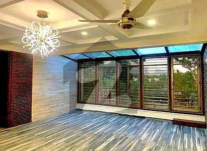 Brand New Luxury 6 Bedroom Corner House with extra land