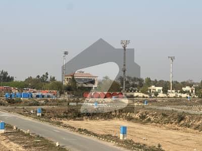 N block 5 Marla hot plot for sale near 300ft road