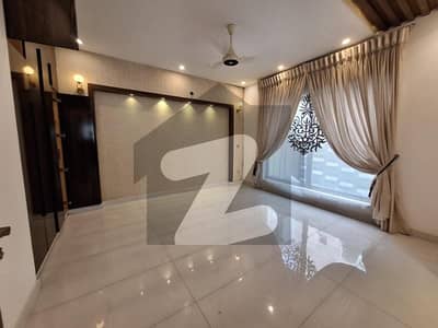 ای ایم ای سوسائٹی لاہور میں 4 کمروں کا 1 کنال بالائی پورشن 97.0 ہزار میں کرایہ پر دستیاب ہے۔