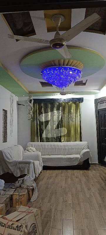 علامہ اقبال ٹاؤن لاہور میں 4 کمروں کا 10 مرلہ مکان 3.8 کروڑ میں برائے فروخت۔