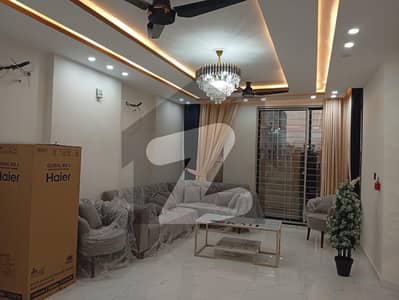 ڈی ایچ اے 9 ٹاؤن ڈیفنس (ڈی ایچ اے),لاہور میں 3 کمروں کا 5 مرلہ مکان 1.6 لاکھ میں کرایہ پر دستیاب ہے۔