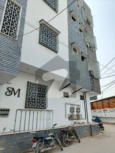 پی آئی بی کالونی کراچی میں 3 کمروں کا 4 مرلہ فلیٹ 1.55 کروڑ میں برائے فروخت۔