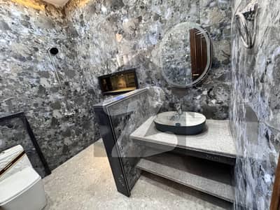 واپڈا ٹاؤن فیز 2 واپڈا ٹاؤن,ملتان میں 5 کمروں کا 10 مرلہ مکان 3.25 کروڑ میں برائے فروخت۔