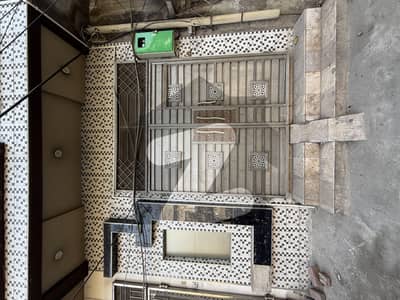 شادباغ ۔ بلاک اے شادباغ,لاہور میں 4 کمروں کا 3 مرلہ مکان 2.5 کروڑ میں برائے فروخت۔