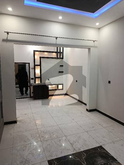 یو ای ٹی ہاؤسنگ سوسائٹی لاہور میں 5 کمروں کا 10 مرلہ مکان 1.6 لاکھ میں کرایہ پر دستیاب ہے۔