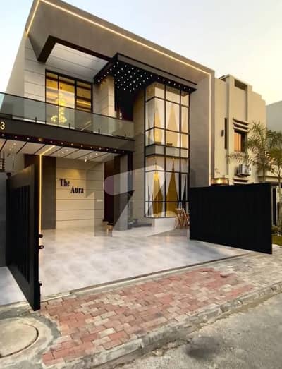 ڈی ایچ اے 9 ٹاؤن ڈیفنس (ڈی ایچ اے),لاہور میں 4 کمروں کا 8 مرلہ مکان 1.55 لاکھ میں کرایہ پر دستیاب ہے۔