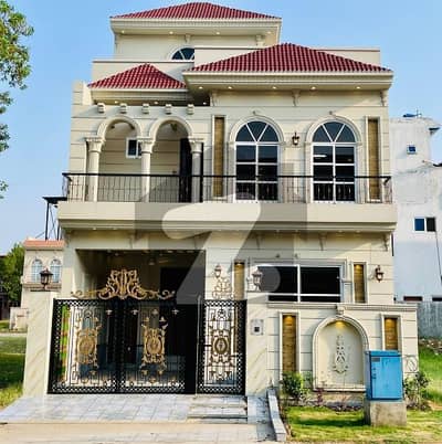 سٹی ہاؤسنگ سوسائٹی گوجرانوالہ میں 4 کمروں کا 5 مرلہ مکان 1.6 کروڑ میں برائے فروخت۔