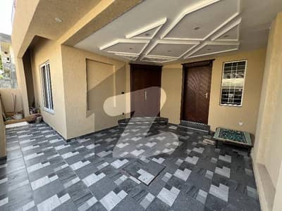 بحریہ ٹاؤن فیز 8 بحریہ ٹاؤن راولپنڈی,راولپنڈی میں 5 کمروں کا 7 مرلہ مکان 2.6 کروڑ میں برائے فروخت۔