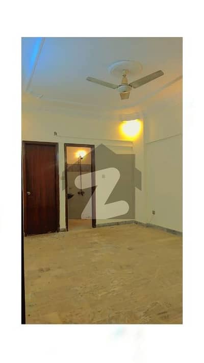 کلفٹن ۔ بلاک 1 کلفٹن,کراچی میں 2 کمروں کا 3 مرلہ فلیٹ 70.0 لاکھ میں برائے فروخت۔