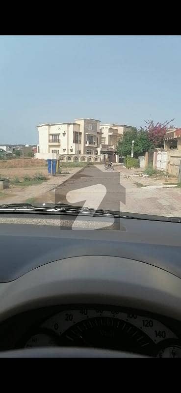 بحریہ ٹاؤن فیز 8 ۔ بلاک ڈی بحریہ ٹاؤن فیز 8,بحریہ ٹاؤن راولپنڈی,راولپنڈی میں 10 مرلہ رہائشی پلاٹ 70.0 لاکھ میں برائے فروخت۔