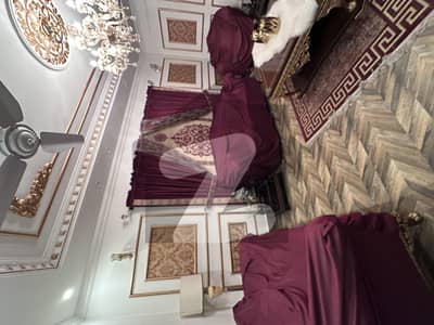 جوہر ٹاؤن فیز 2 جوہر ٹاؤن,لاہور میں 5 کمروں کا 10 مرلہ مکان 4.65 کروڑ میں برائے فروخت۔