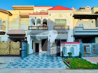 سٹی ہاؤسنگ سوسائٹی گوجرانوالہ میں 4 کمروں کا 5 مرلہ مکان 2.75 کروڑ میں برائے فروخت۔