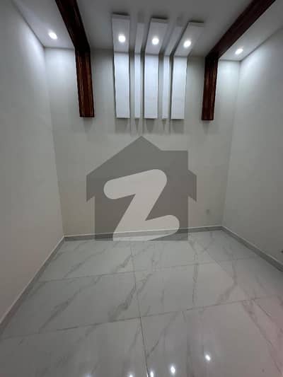 واپڈا ٹاؤن لاہور میں 3 کمروں کا 5 مرلہ مکان 75.0 ہزار میں کرایہ پر دستیاب ہے۔