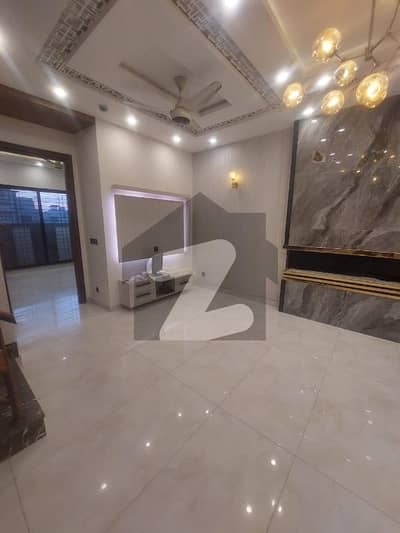 لیک سٹی میڈوز لاہور میں 3 کمروں کا 1 کنال بالائی پورشن 90.0 ہزار میں کرایہ پر دستیاب ہے۔