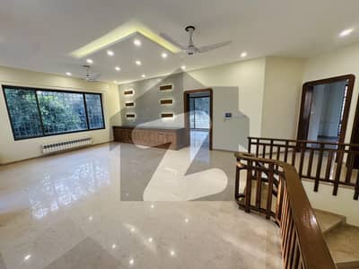 ایف ۔ 6/3 ایف ۔ 6,اسلام آباد میں 1 کنال مکان 13.0 لاکھ میں کرایہ پر دستیاب ہے۔