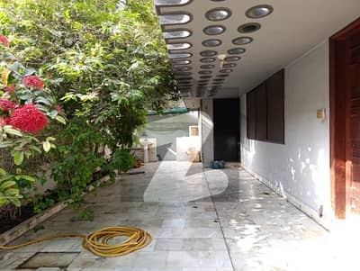 ناظم آباد 4 ناظم آباد,کراچی میں 7 کمروں کا 17 مرلہ مکان 8.5 کروڑ میں برائے فروخت۔