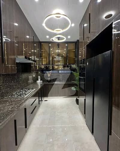 Perfect 10 Marla House In Bahria Town - Sector E For rent