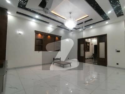 Buy A Centrally Located Prime Location 10 Marla House In Park View City - Topaz Block