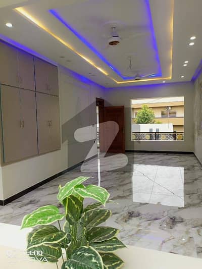 بنی گالہ اسلام آباد میں 3 کمروں کا 5 مرلہ مکان 60.0 ہزار میں کرایہ پر دستیاب ہے۔