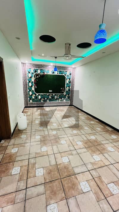 بنی گالہ اسلام آباد میں 4 کمروں کا 8 مرلہ مکان 95.0 ہزار میں کرایہ پر دستیاب ہے۔